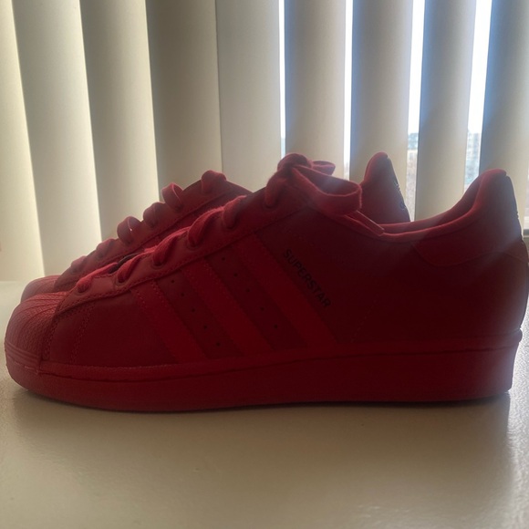 RED ADIDAS SHELL TOE LOW TOP SNEAKERS! - Picture 2 of 5